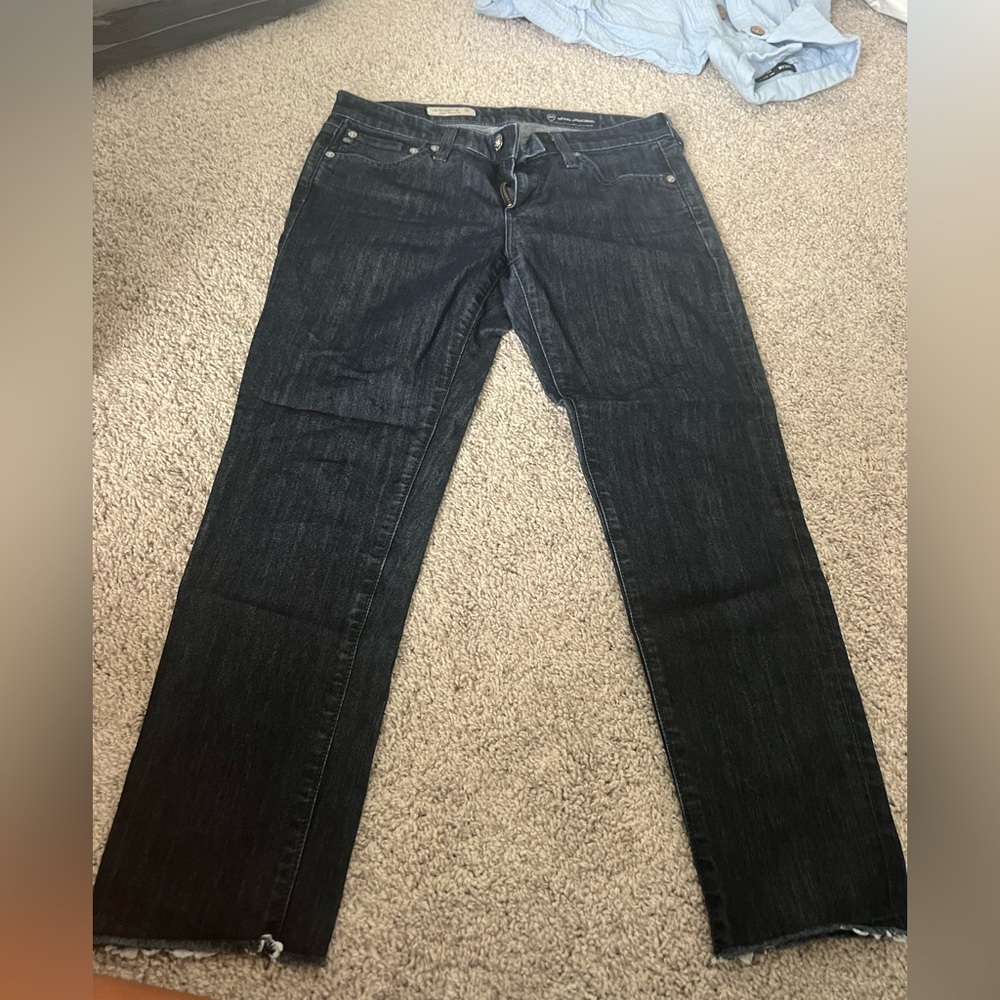 Agolde cropped dark wash jean. Size 28.